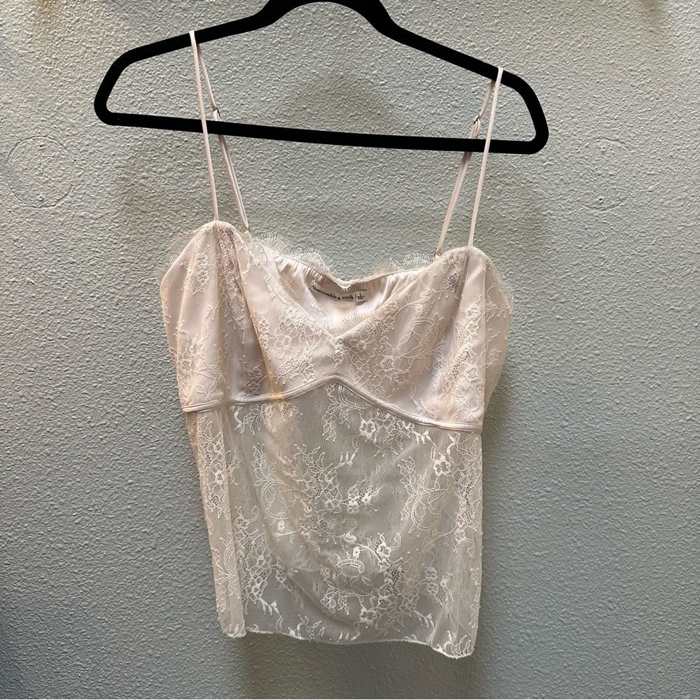 Abercrombie & Fitch Lace Camisole in white Size L